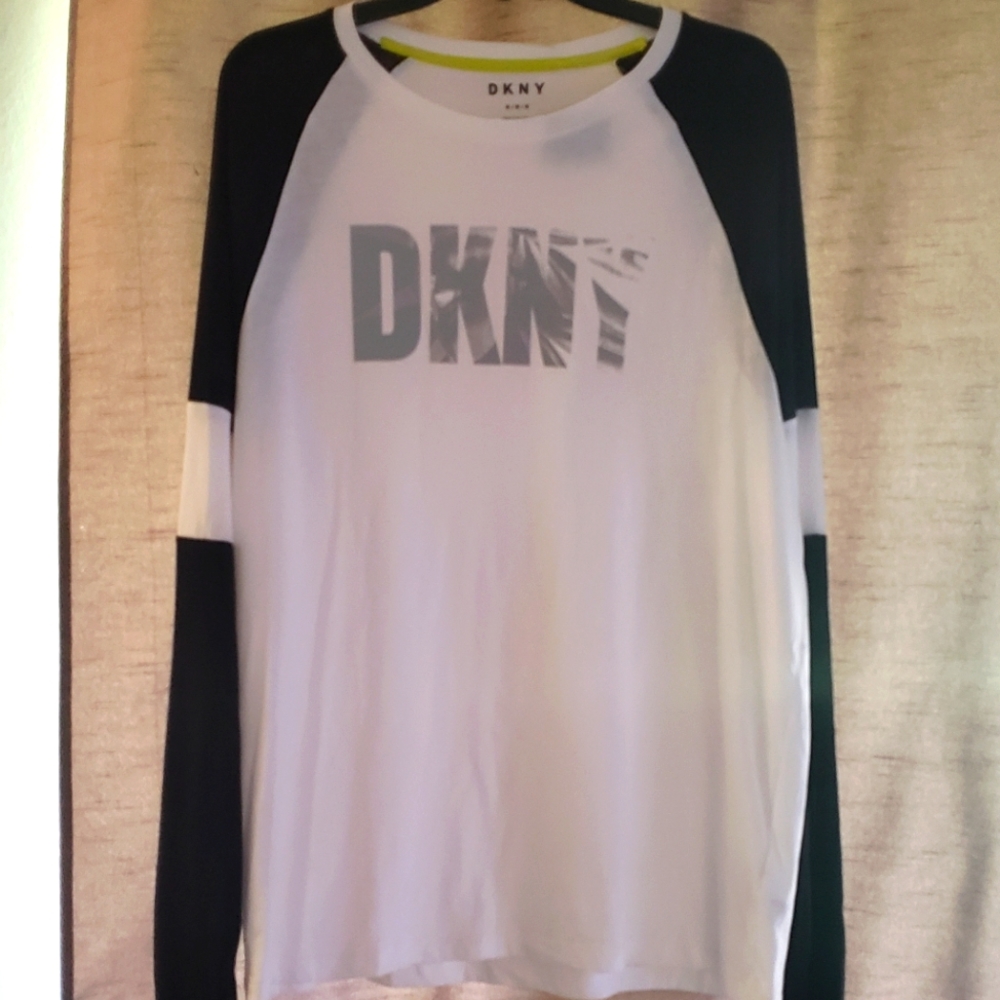 DKNY long sleeved shirt M